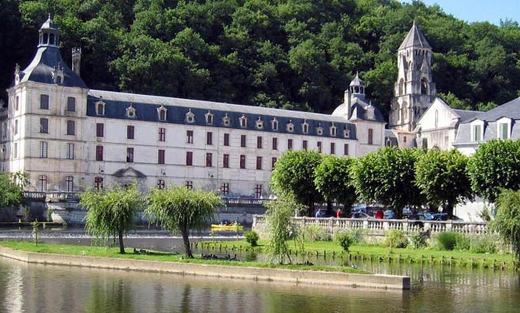 Hôtel L'Hermitage Des 4 Saisons à La Gonterie-Boulouneix Extérieur photo